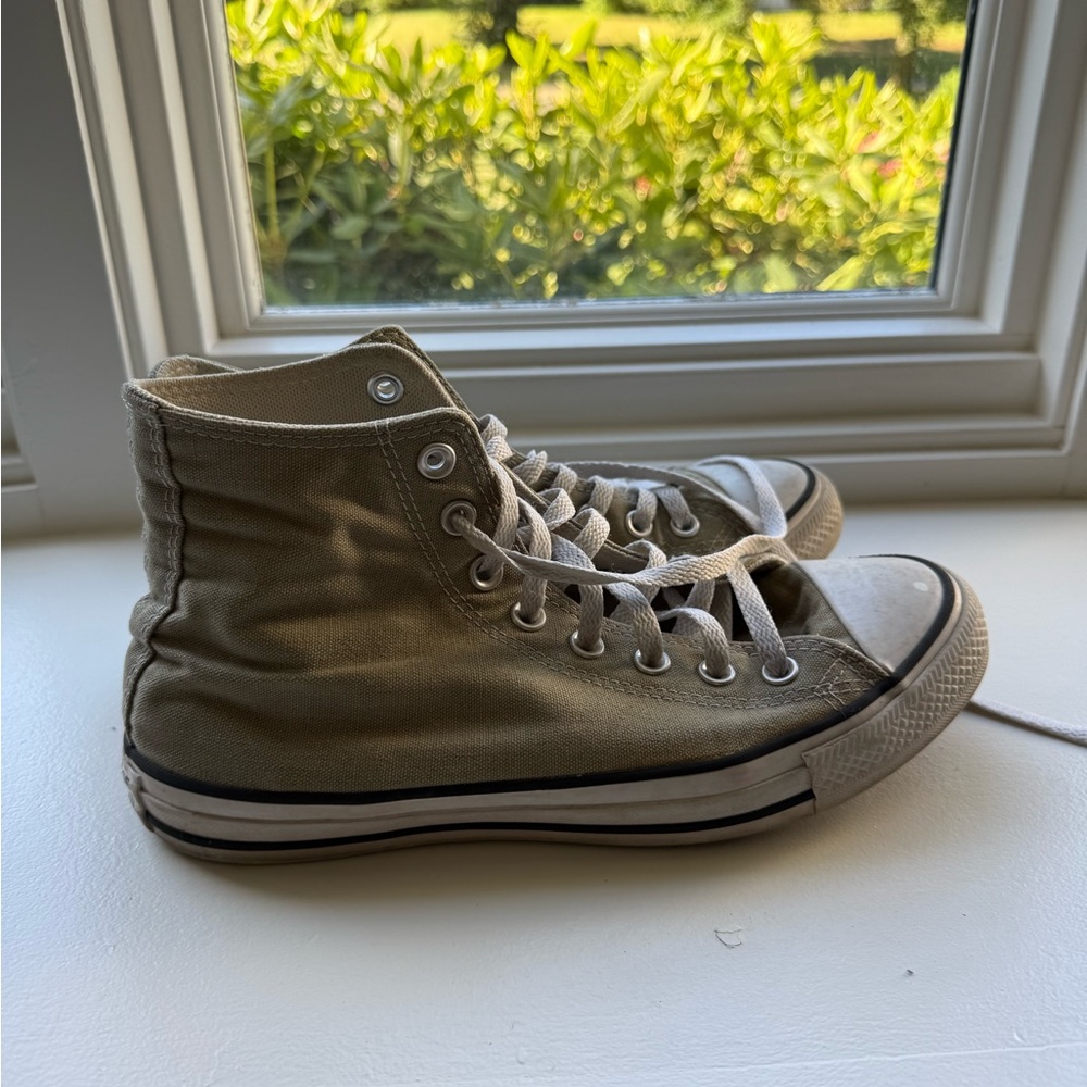 Green Converse High Top Canvas Sneakers Size 9.5 women’s/7.5 men’s
